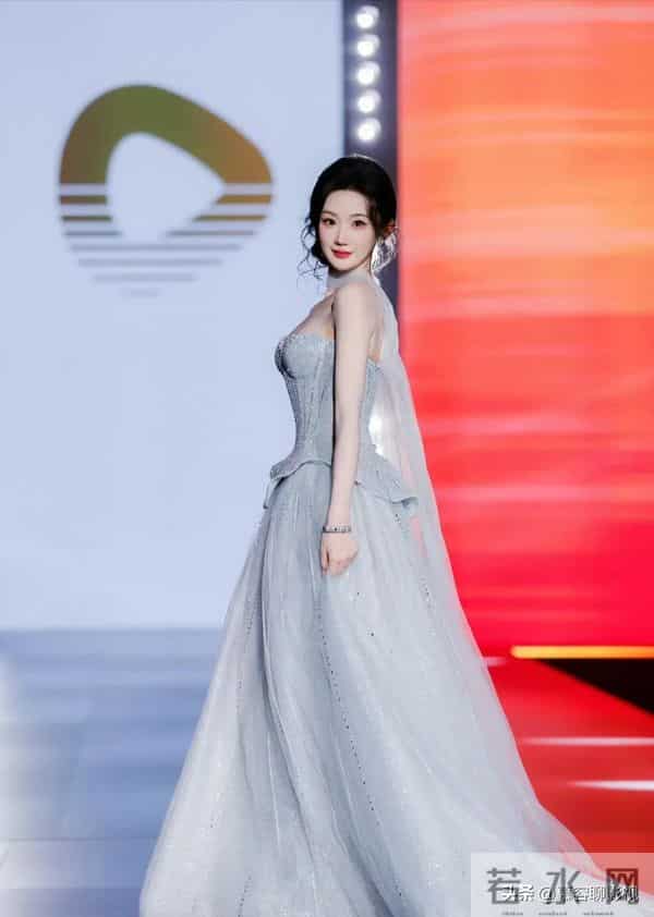 短剧女神人气排名大洗牌!郭宇欣第四,王小亿第二,她稳居榜首!