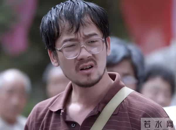 费鸡师太聪明，避开主持人刻意引导，说第一部和其他人不熟不说话