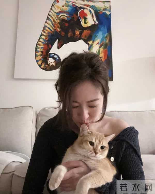 新挑战!44岁TVB视后新剧与23岁女星演母女,自曝有性感演出