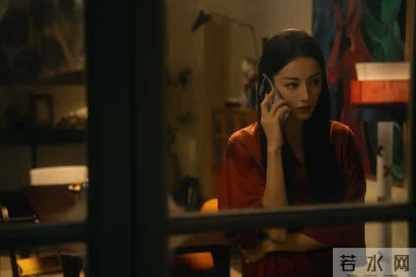 《枭起青壤》播出,却暴露迪丽热巴“最大的困境”,该向杨紫看齐