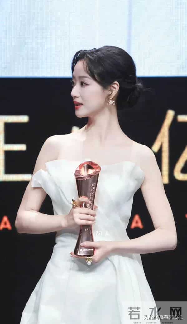 刘萧旭王小亿新剧口碑炸裂!热度7160万,荣登红果两大榜单TOP3!