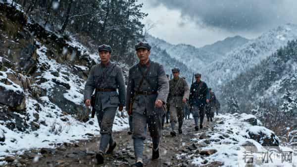 烽火入大别，赤心映山红