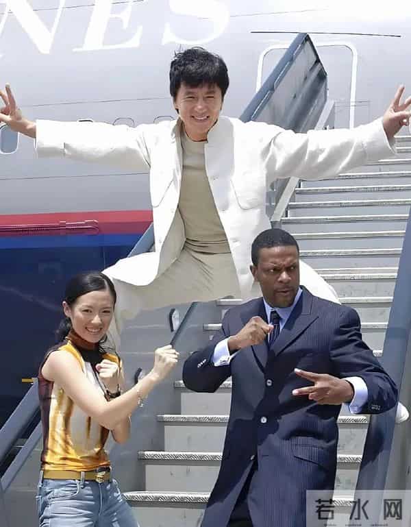 炸穿热搜！71岁成龙官宣《尖峰时刻4》，总统催更，任期内完成。