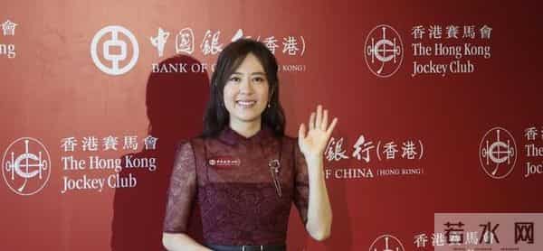 新挑战!44岁TVB视后新剧与23岁女星演母女,自曝有性感演出