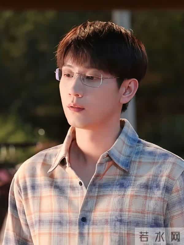 黑马剧炸热搜《生逢其时》复刻打工人血泪关晓彤王子奇撕标签封神