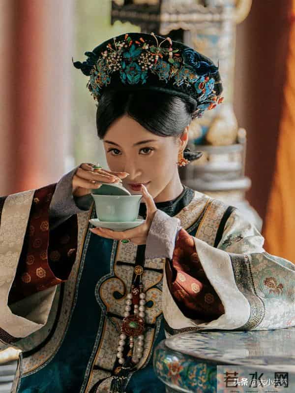 林夏薇初次挑战清装打扮散发韵味,网民盛赞古典造型令人惊艳