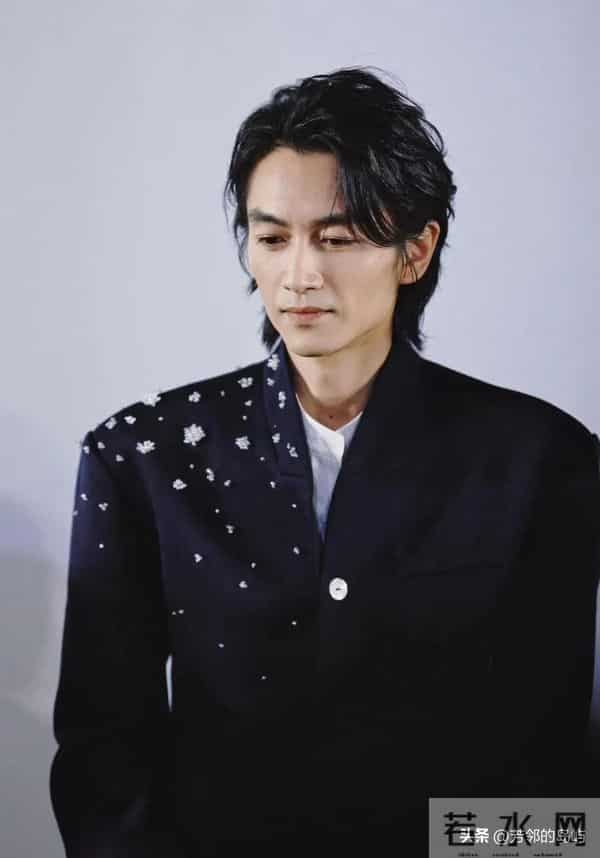 陈晓暴瘦，和陈妍希新剧对打