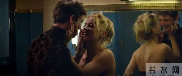 《手册》，女人欲望直男不懂女导演才懂？