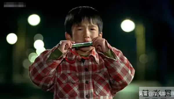 八岁出道,演过50多部剧,包括父母爱情!长相一般但演戏很有意思