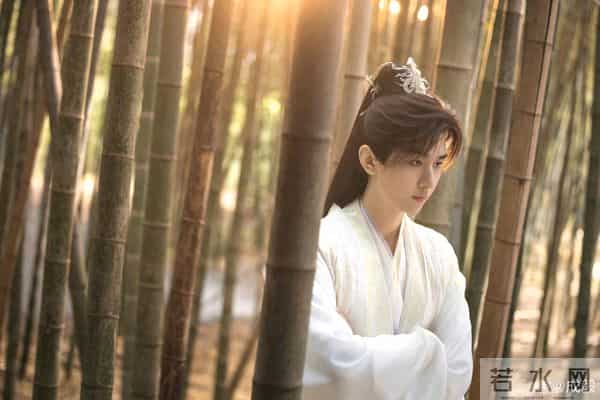 陆男星成毅拍戏「吊钢丝重摔头着地」! 画面疯传剧组发声了