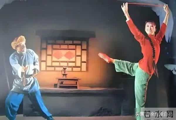 专家批评《白毛女》逻辑不清，杨白劳欠钱，为何反而枪毙黄世仁？