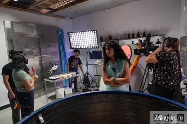 好莱坞陷绝境!中国短剧成救星,联手《变形金刚》制片上线破亿!