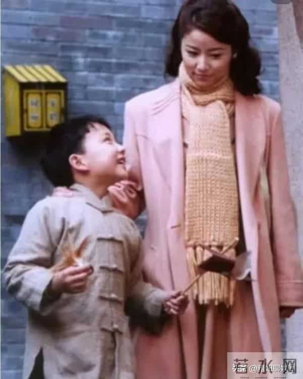 《半生缘》曼桢后来嫁给祝鸿才纯粹是为了孩子