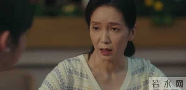 她长得漂亮,演技好,父母却一个瘫痪,一个截肢,丈夫将她宠成宝