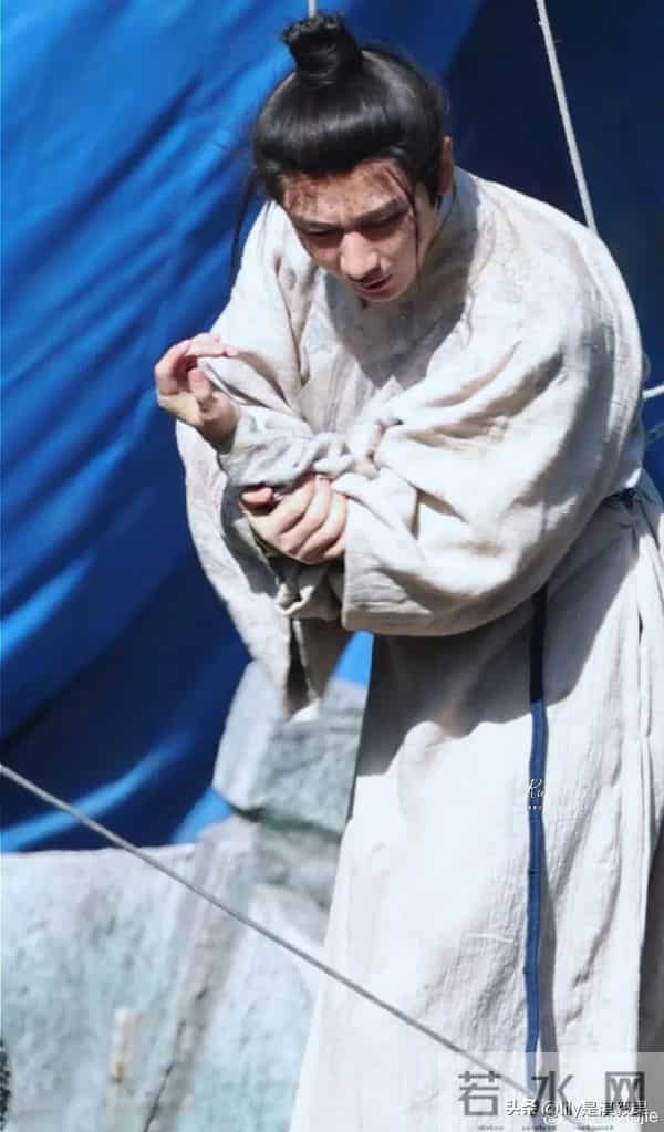 成毅《两京十五日》频频受伤,这剧组是有什么受伤kpi要完成吗?