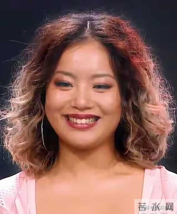 戏里又土又丑，戏外是气质美女，33岁王菊展现出什么叫换装如换人