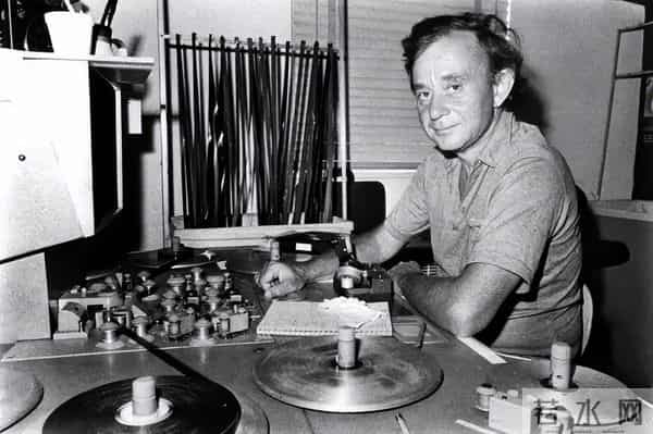 这位开宗立派的纪录片大师,用“现实虚构”抵达真实