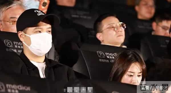 原来他俩已经是夫妻,才刚结婚两个月,她就演《大生意人》再翻红