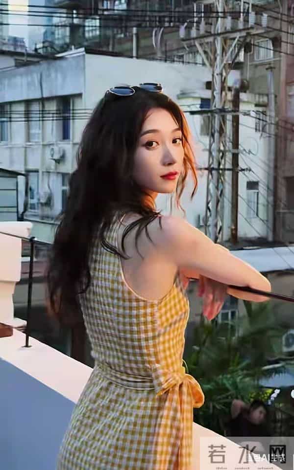 1.2亿播放炸屏！王格格斩获鎏光盛典匠心奖 带飞《一见钟情》登顶