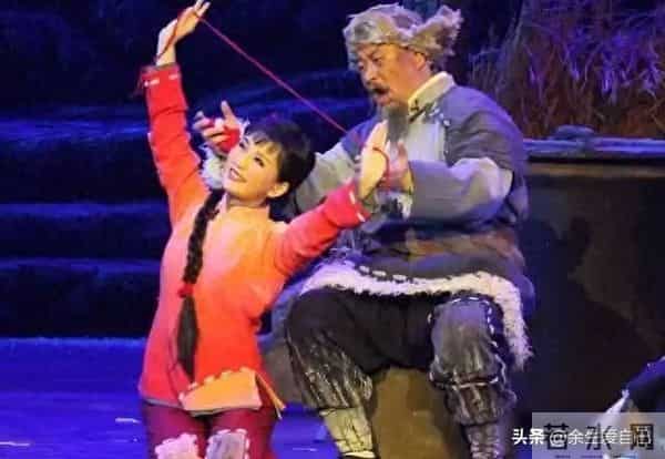 专家批评《白毛女》逻辑不清，杨白劳欠钱，为何反而枪毙黄世仁？