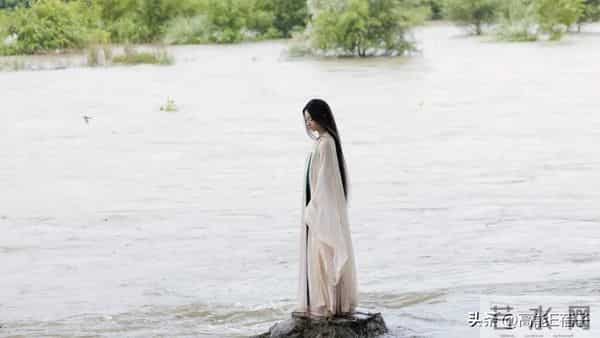 长剧自救，从“偷师”短剧开始？