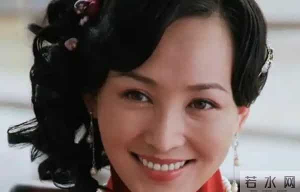 19岁为爱私奔住地下室，连生三胎后被丈夫用7部剧捧成视后，值吗