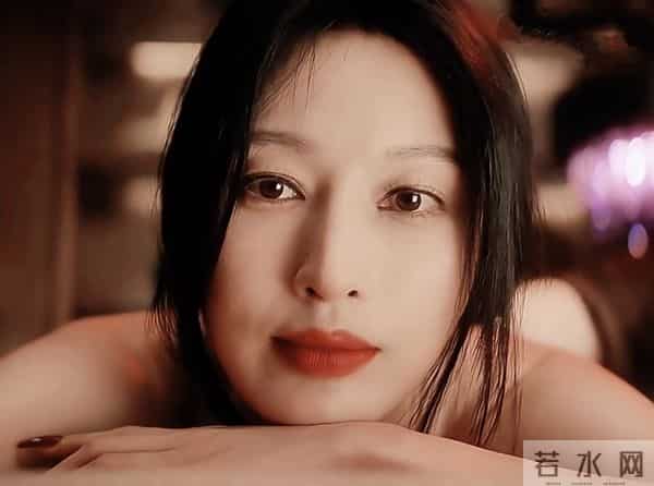 如何看:新剧《枭起青壤》张俪裸全背镜头