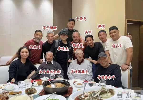 68岁港产片武打明星拍新剧,从硬汉到幕后大佬,背后的风波与坚持