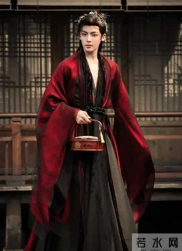 侯明昊新剧《碧血蝉》横店开机！红衣金环“疯批美强”造型杀疯了