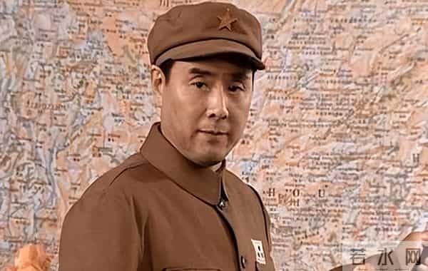 李云龙战功赫赫,为何授衔时丁伟孔捷是正牌军长,他却只是个代理