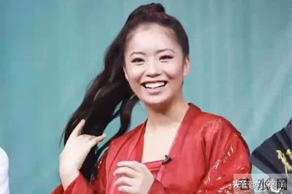 戏里又土又丑，戏外是气质美女，33岁王菊展现出什么叫换装如换人