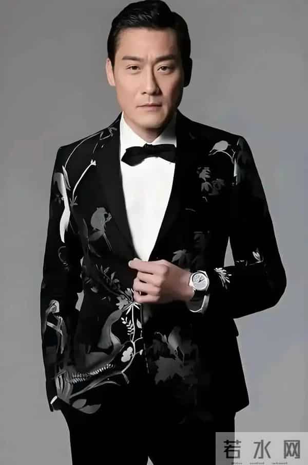 中国出演电影最多的十位演员,刘德华174部仅排第二,榜首206部