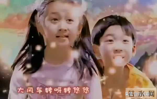 八岁出道,演过50多部剧,包括父母爱情!长相一般但演戏很有意思