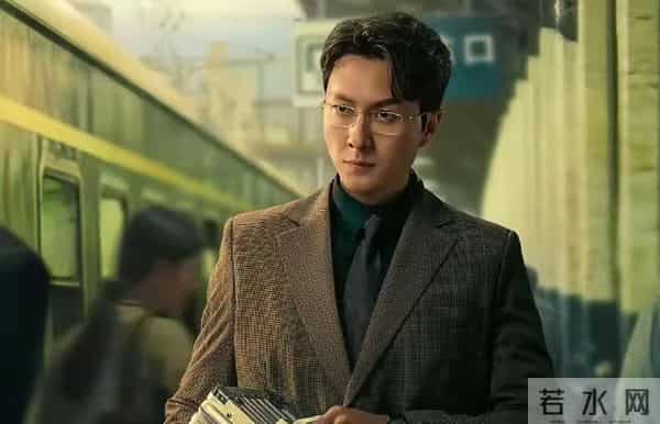 TVB视帝内地电影开拍当男一，角色造型夸张，网友褒贬不一