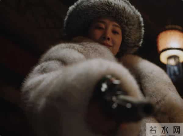 出场就惊艳观众！李纯凭《大生意人》出圈，37岁状态如少女