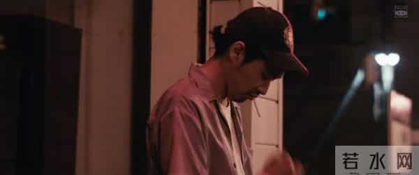 镜头里的迷失感!《你的鸟儿会唱歌》细节拉满