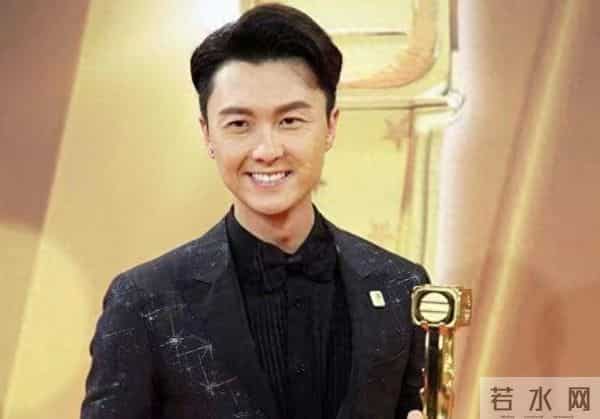 TVB视帝内地电影开拍当男一，角色造型夸张，网友褒贬不一