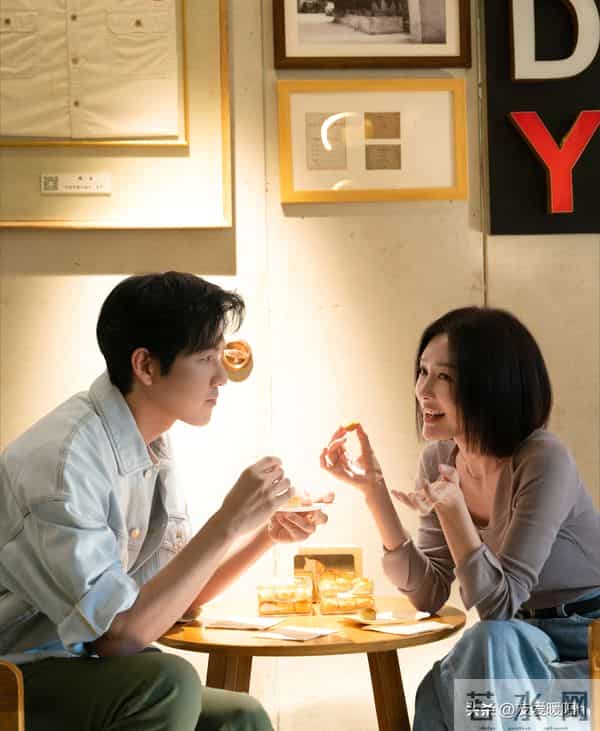 《亦舞之城》《毒舌家庭》各看3集,我想说:没有对比就没有伤害