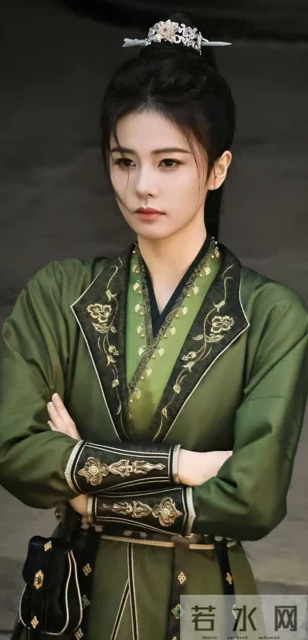 《恰逢雨连天》封神!白鹿女扮男装闯朝堂,刘宇宁权谋拉扯爽到炸