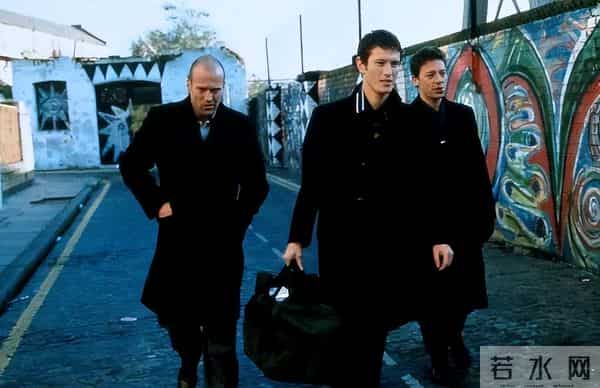 开篇即高潮的十大黄暴电影,暴力美学典范,令人惊叹