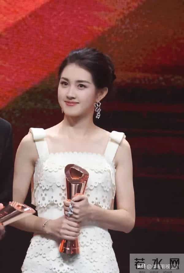 看不下去了！短剧十大人气女神重新洗牌，她凭啥碾压郭宇欣排第一