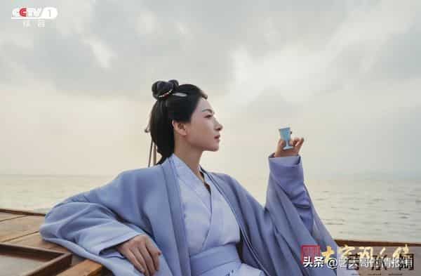 万茜昨晚扮的李清照总觉得差点儿什么,少了点洒脱和不羁。