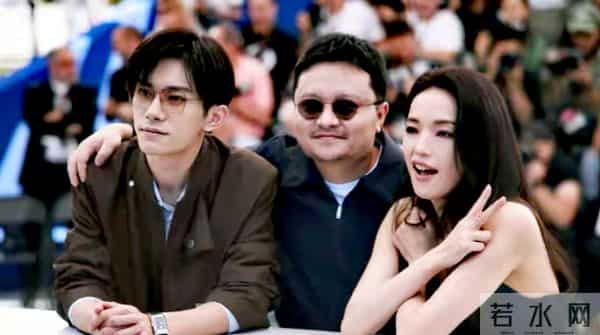 影帝含金量引热议?王晶谈评奖规则,易烊千玺善举回应获赞