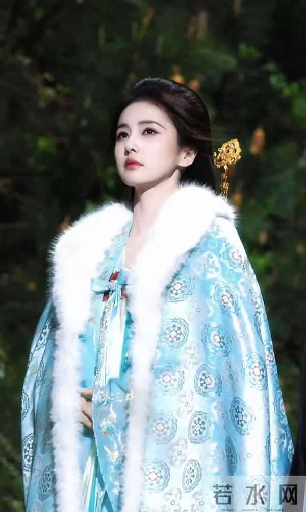 《恰逢雨连天》封神!白鹿女扮男装闯朝堂,刘宇宁权谋拉扯爽到炸