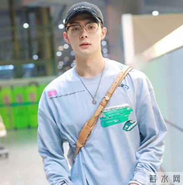 一手好牌打得稀烂!被陈伟霆带火,如今只能在《枭起青壤》打酱油