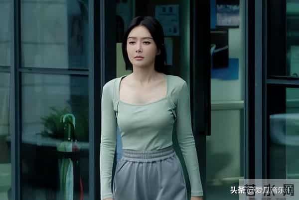 女演员长相很重要,《亦舞之城》秦岚出场,才明白什么叫身材一流