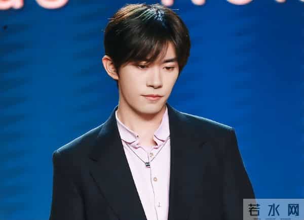 易烊千玺也没想到，拿影帝不到一月，就被王晶“撕”碎了体面！