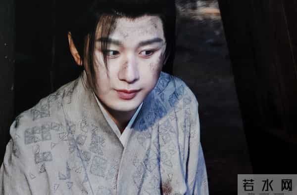 撞到后脑勺,痛到原地打滚,35岁的成毅给内娱“戏混子”上了一课