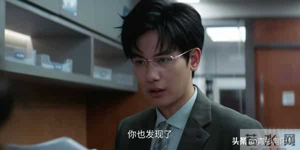 央视剧《即刻上场》首播4集胡先煦周依然互呛,观众评价一针见血