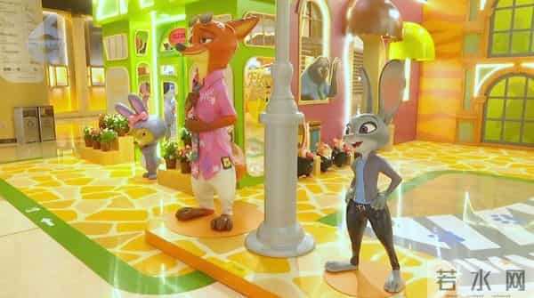 谁懂啊?等了9年的《疯狂动物城2》,昆明恒隆直接造了座“城”,这才叫“沉浸式”……